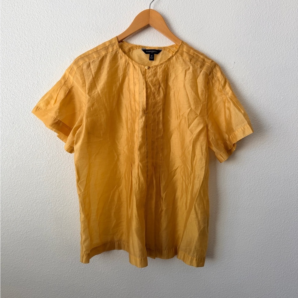 Banana Republic Gold Placket Blouse Front Pleated Boho Casual Short Sleeve Sz M